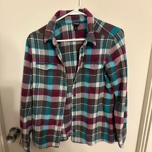 Women’s Patagonia long sleeve flannel shirt size 2 barely worn